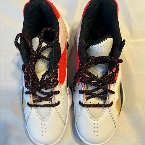 Women's Jordan Zoom '92 - SIZE 6.5 - Picture 2 of 4